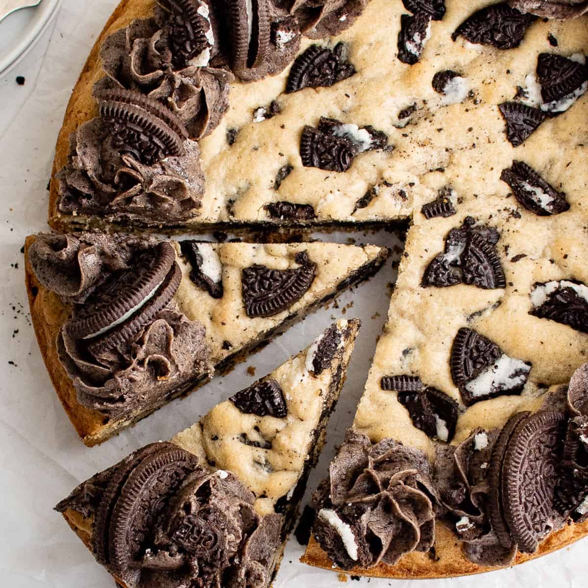 Cookie cake slices
