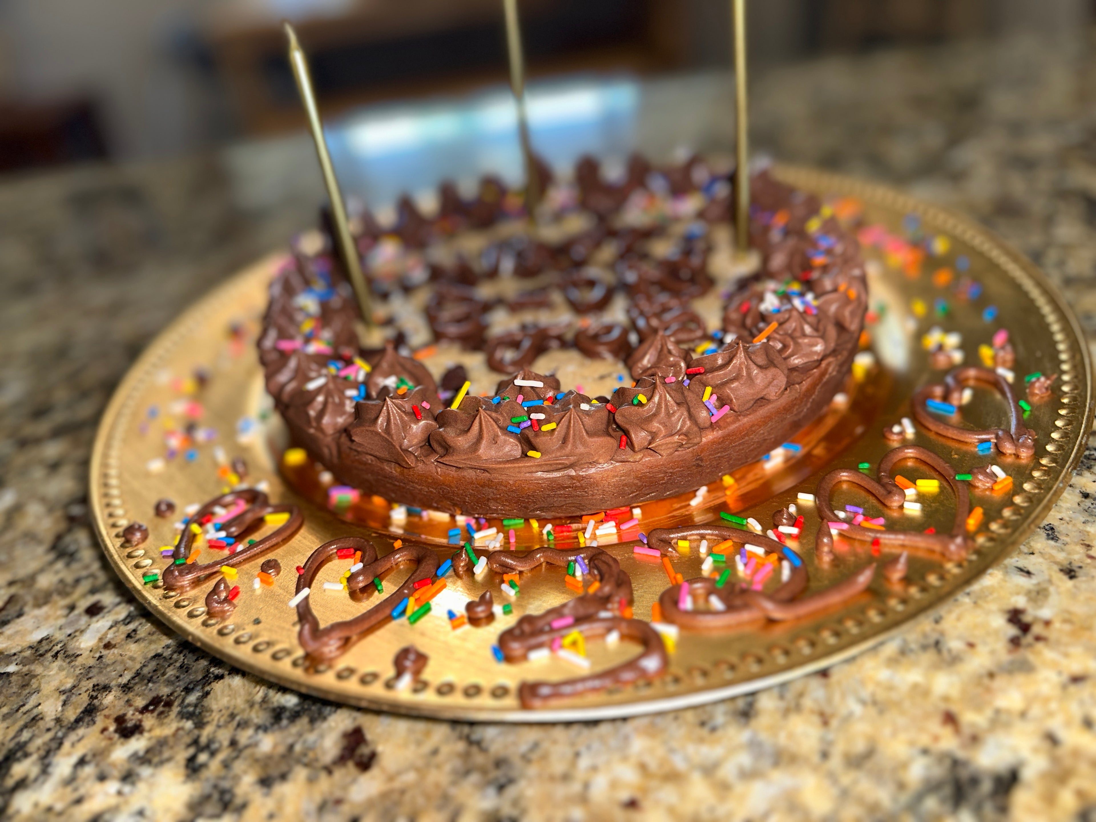 Cookie cake slices