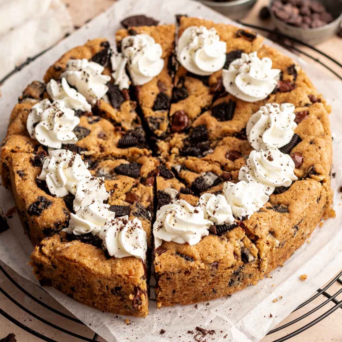 Cookie cake slices